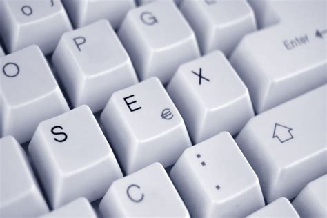 Sexy Hot Lan A Projeto Voltado Para Desmistifica O E Educa O Sexual Metr Poles