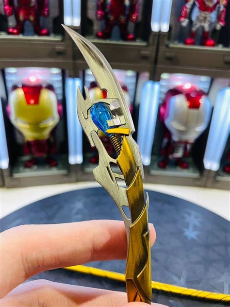 Marvel The Avengers Hot Toys Scale Mms Loki Long And Short Scepters Weapon Set