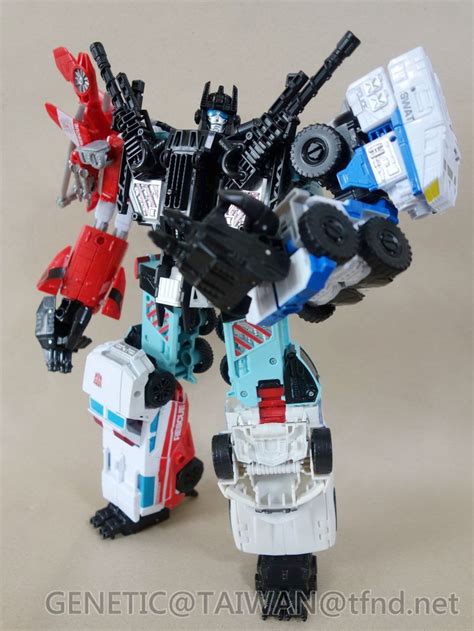 Combiner Wars Defensor In Hand Images Transformers News Tfw