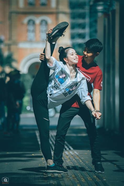 Hot girl làng võ Việt Nam diện váy 2 dây khoe vai trần cực gợi cảm hiện đã là giảng viên đại