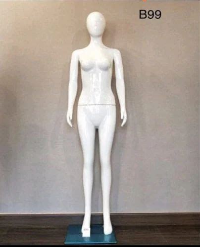 Fiber White Standing Female Mannequin For Garment Shop Size 7 Feet