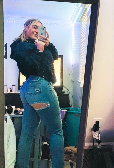 Thick TikToker Gets Her Huge Tits Out Vsco 052322 2 Porn Pic