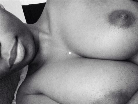 Ebony Amateur Takes Sexy Pics Of Her Boobs
