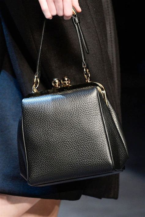 170 сумок Недели моды в Милане | Stylish handbags, Fashion handbags ...