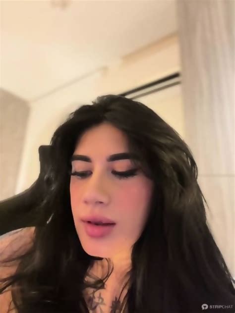 Hot Latina 231fd3h4sf54j654s67k68gj6s4fj