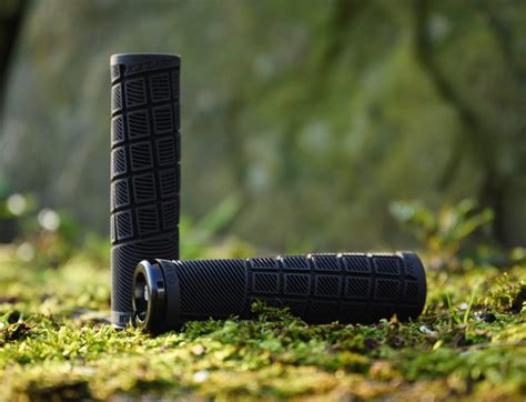 mountain bike grips reviewed  rated  experts mbr
