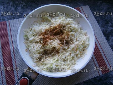 Жареные пирожки с капустой и яйцом - пошаговый фоторецепт