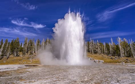 Grand Geyser, Yellowstone NP, Wyoming, USA Foto & Bild | himmel, herbst ...