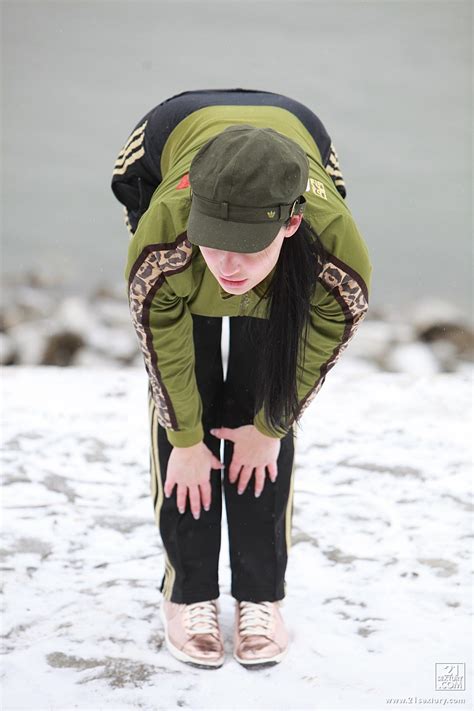 Curvy Aletta Ocean Doing Her Fitness Routine And Flashing Her Tits In Public CoedCherry