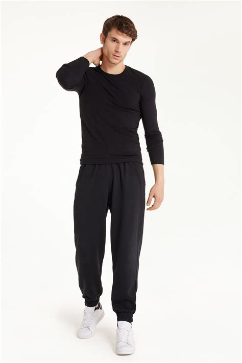 Мужские лонгсливы: хлопковые, утепленные и спортивные модели | Tezenis