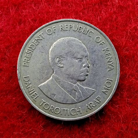 Kenya 1 Shilling 1980 Coin BidCurios