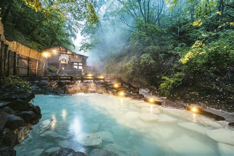 Onsen of Japan the Guide to Japans Hot Springs Pen ペン
