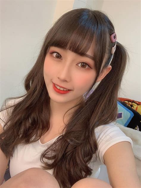 Mặt học sinh nhưng thân hình thì như người mẫu nàng hot girl tiết lộ mệt mỏi khi phải nhận cả