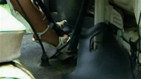 Manda Cranking Revving VW Bus ULTRA HOT Passenger Door View Car Cranking Flooded Engines