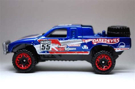 ホットウィールのTOYOTA OFF ROAD TRUCKのレビューいじり甲斐がありそうなトロフィートラック DHR Hot