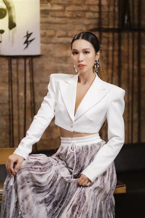 Hà Anh khoe ảnh nude táo bạo nhân dịp tròn tuổi phân trần giữ cơ Saostar vn