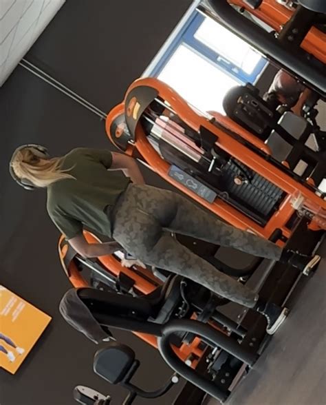 College Blonde Booty Green Leggings Spandex Leggings Yoga Pants Forum