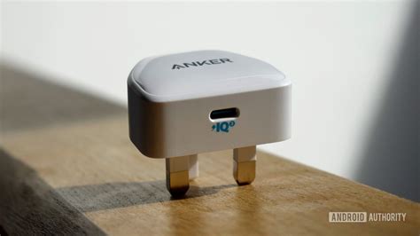 Anker PowerPort III Nano review: Micro power - Android Authority