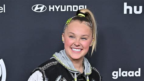 JoJo Siwa Admits She DIDN T Invent Gay Pop After Causing Uproar For Snubbing LGBTQ Icons That