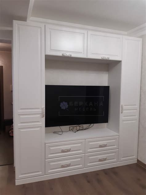 ШКАФ С НИШЕЙ ДЛЯ ТЕЛЕВИЗОРА