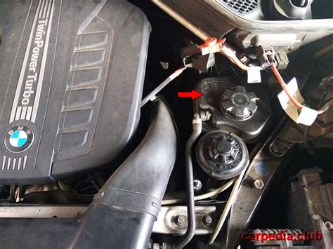 Проверка уровня и доливка охлаждающей жидкости BMW X5 F15 2013 - 2016