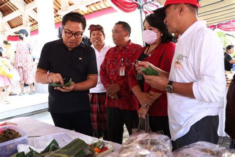 Kendalikan Harga Bahan Pokok Pemkot Denpasar Gelar Pasar Murah Di