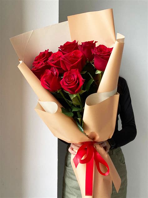 1️⃣ Букет из 9 красных роз — купить по лучшей цене в Алматы