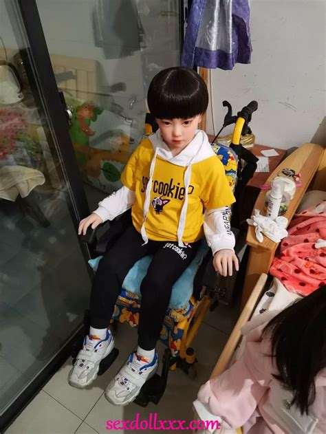 Girl Using Male TPE Sex Doll Angus SexDollxxx