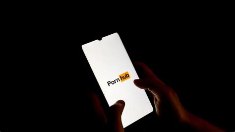 Bruselas Obliga A Pornhub Stripchat Y Xvideos A Cumplir Con La Ley De Servicios Digitales