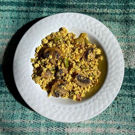 Easy Tofu Scramble - Vegan The Way