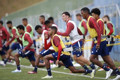 De Olho No Inter Bragantino Treina Bola Parada E Testa Op Es No Time