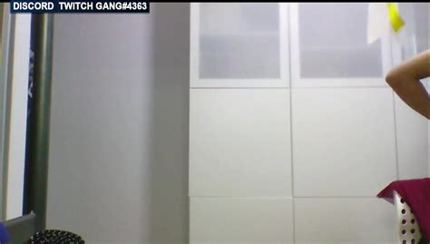 Twitch Streamer Accidental Handstand Boob Slip And Nip Slip 140 FAPCAT