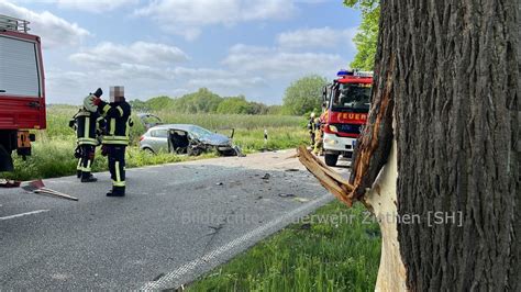 TH Y Verkehrsunfall Person Eingeklemmt 2 Verletzte 26 Mai 2023 09