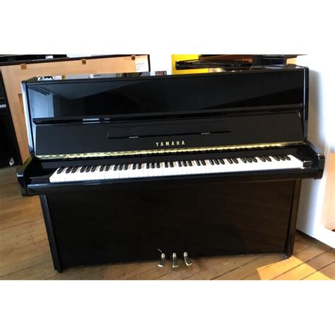 Piano Droit Yamaha P116 Noir Brillant 116cm