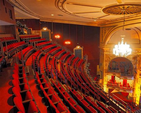 Inside The Apollo Theater Harlem New York City Apollo Theater Harlem City