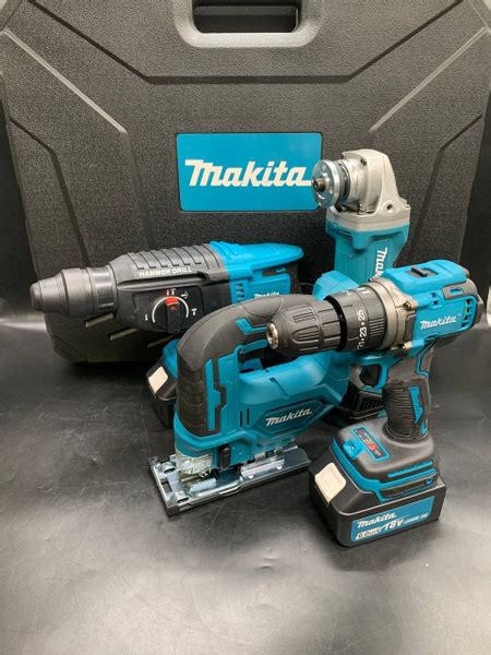 Набор инструментов Макита 4 в 1 в комплекте 2 АКБ 18V/Шуруповерт ...