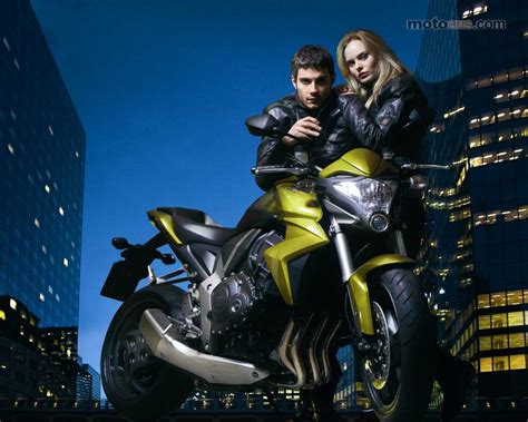 Honda CBR R Naked Motoaus