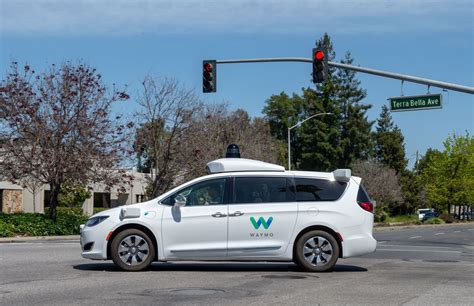 Self-driving tech will soon redefine how far is 300 miles feels 32