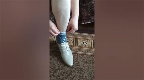 Новые способы завязывания шнурков! Прикол. Такого вы не видели, отвечаю ...