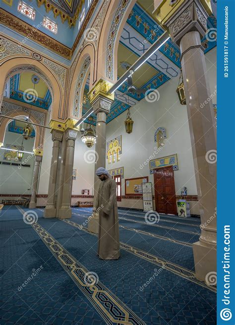 Beautiful Interior Decoration of Jumeirah Mosque. the only Mosque in Dubai Which is Open To the ...