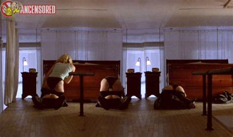 Naked Amanda De Cadenet In Fall