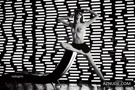 Katerina Reich Nude In Various Sexy Poses In The Fantastic Studio Aznude