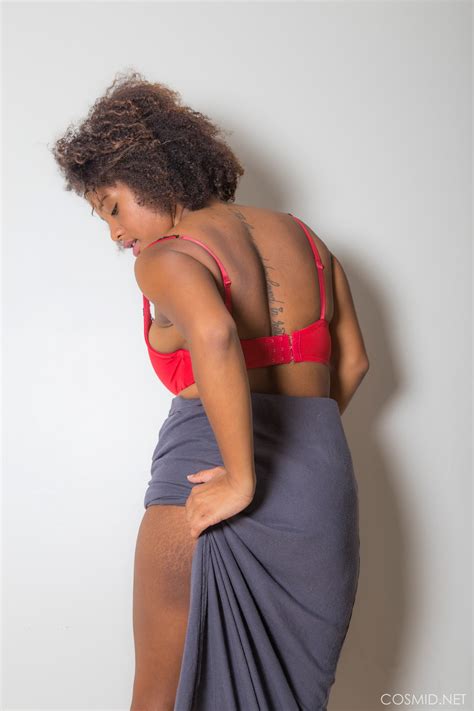 Beautiful Black Vixen Whitney Williams Shows Off Her Amazing Nude Body 16 Photos