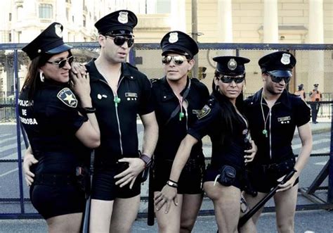 Se casan en Rosario dos policías gay