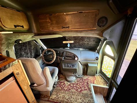 This Ford E-350-Based Motorhome Features Custom-Made Rustic Interior - autoevolution