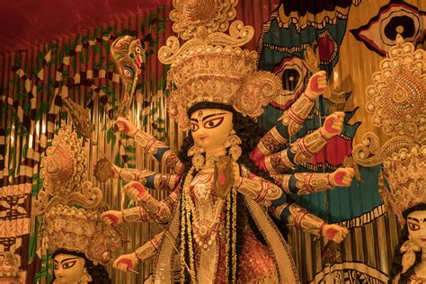 North Kolkata Durga Puja 2018 | Durga Puja Celebration in North Kolkata