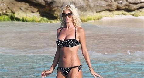 Victoria Silvstedt Sexy In Bikini A Pois A Saint Barth