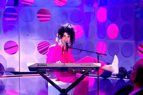 A Comedian Just Got Naked On Friday Night Live And Viewers Can T Get Over It Wales Online