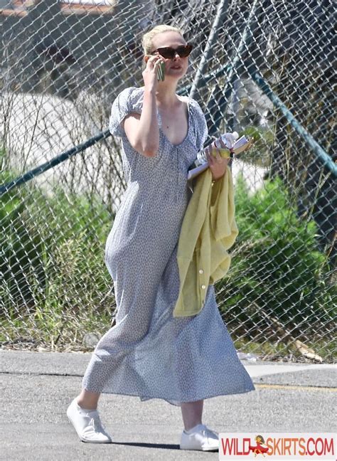 Elle Fanning Ellefanning Nude Instagram Leaked Photo