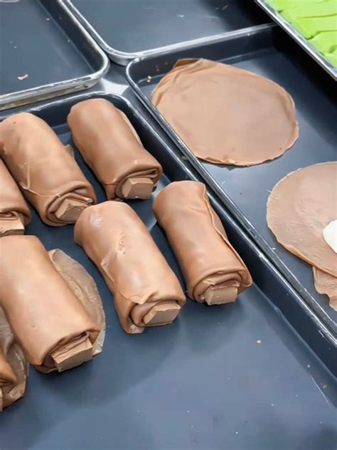 Ráo riết săn bánh crepe pudding đang hot nhất Hà Nội Món ngon ZNEWS VN